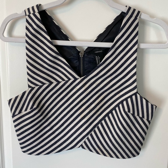 Women’s stripe crop top - Picture 1 of 3